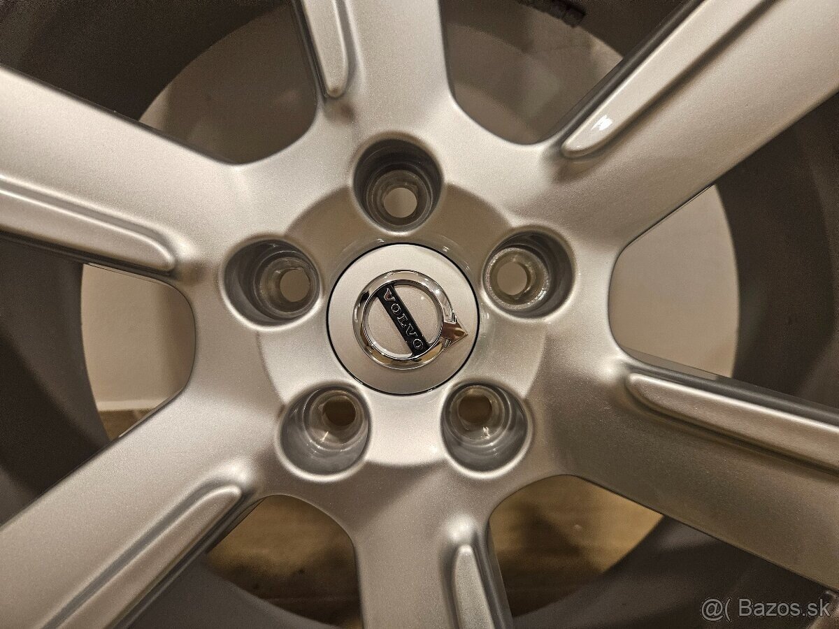 Originálna zimná sada VOLVO - 5x108 R19 + 235/55 r19 - 3
