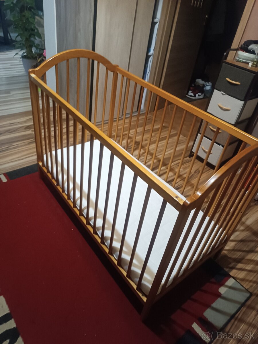 Drevená detská postielka - 3