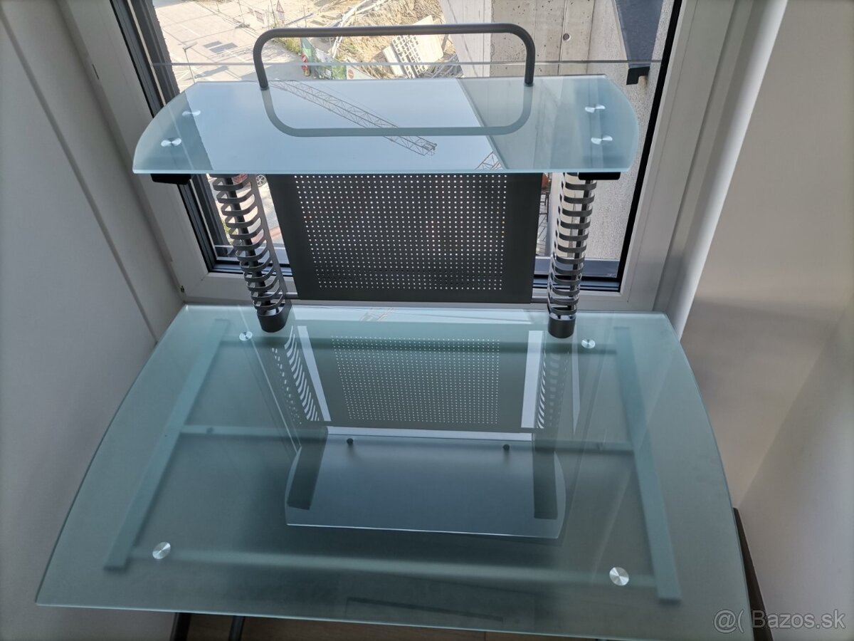 počítačový sklenený stolík - 3