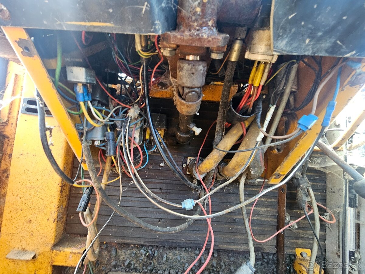 LKT 81 Turbo prístrojovka a káblové zväzky , elektrika - 3