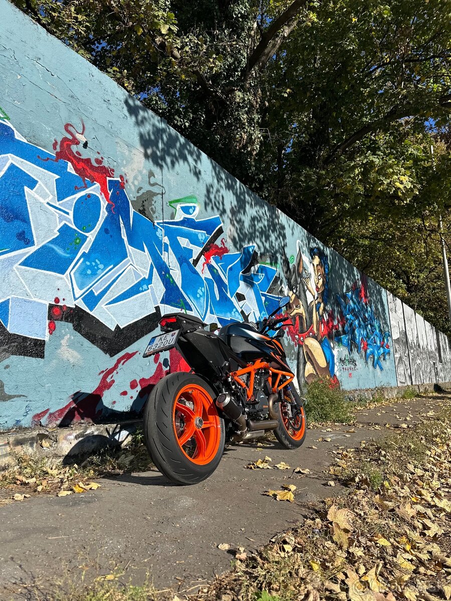 KTM 1290 SuperDuke R EVO - 3
