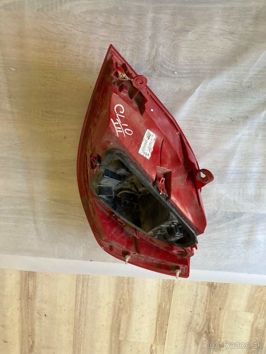 Predám zadné svetlo na Renault Clio - 3