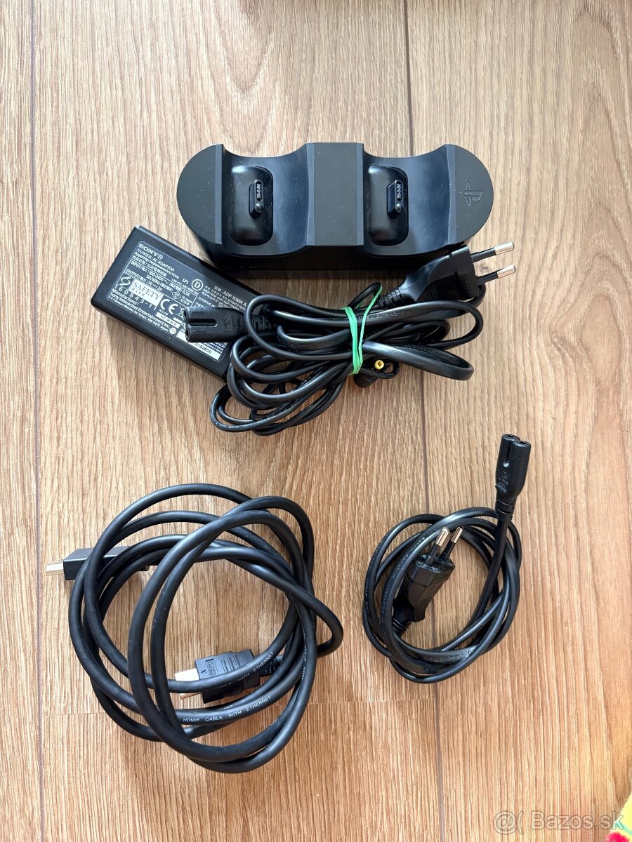 PLAYSTATION 4 500GB + 2 ovládače a 2 hry - 3