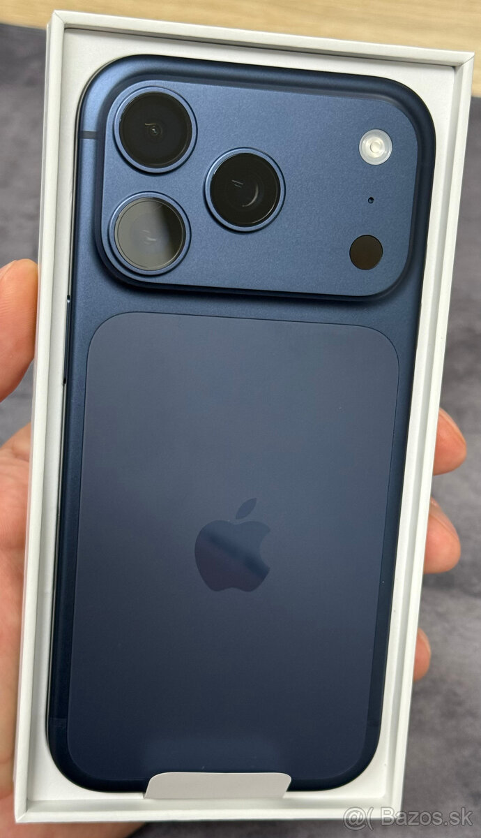 NOVÝ Apple iPhone 17 Pro 512GB Deep Blue - 3