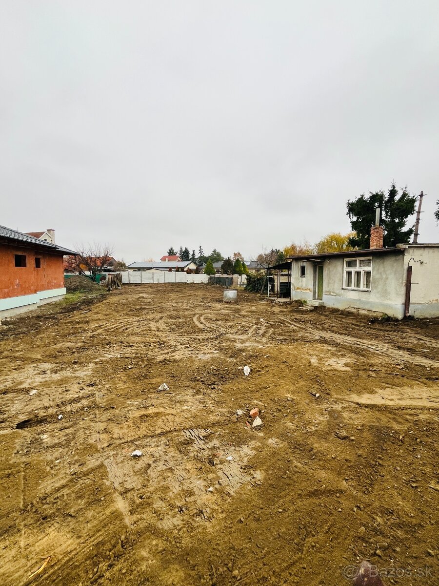 820 m2 stavebný pozemok - 3