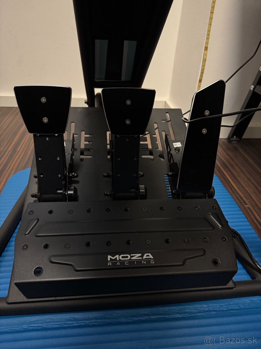 Herny simulator moza racing - 3