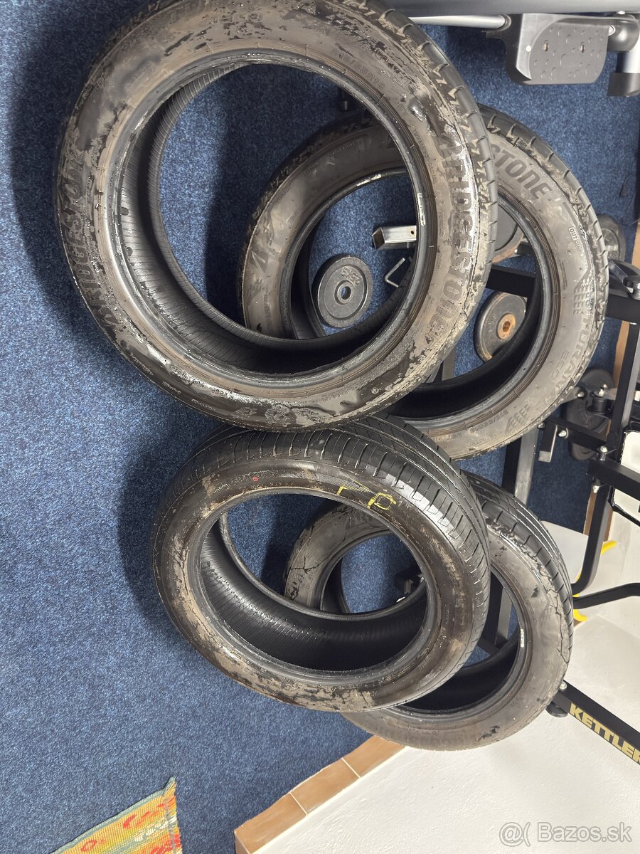 Bridgestone 215/55/ r18 - 3