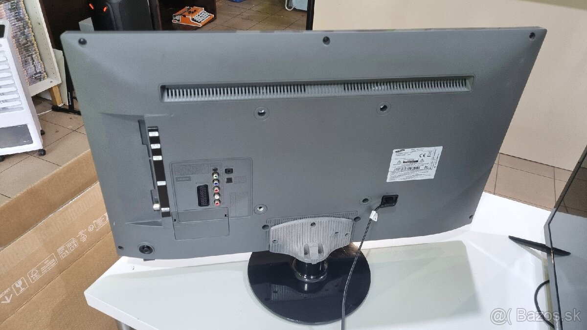 LED TV Samsung UE32F4000 - 3