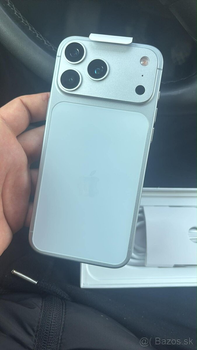 iPhone 17 pro max 1T - 3