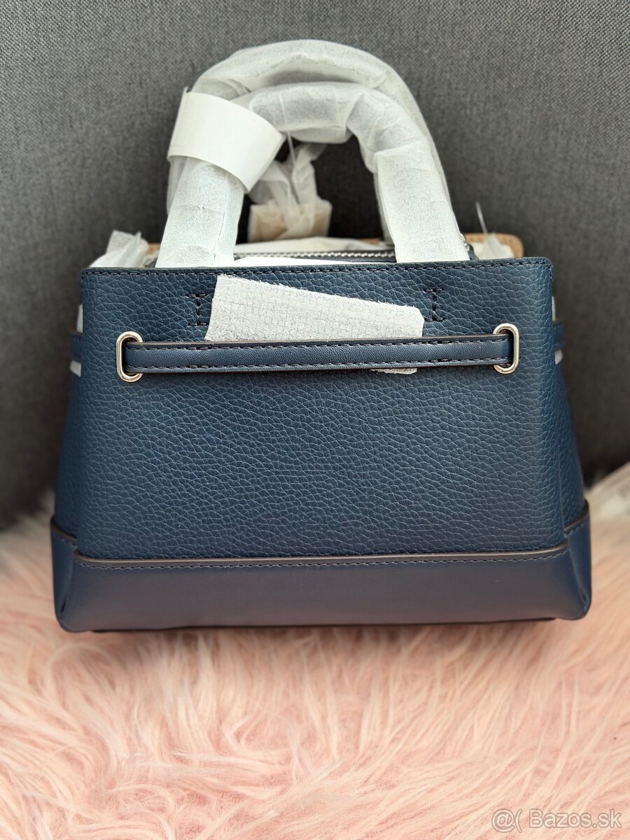 Modrá kabelka Michael Kors s visačkou - 3
