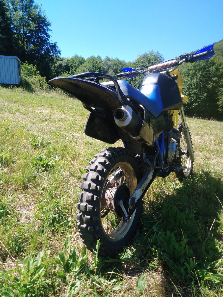 Suzuki dr 650 b