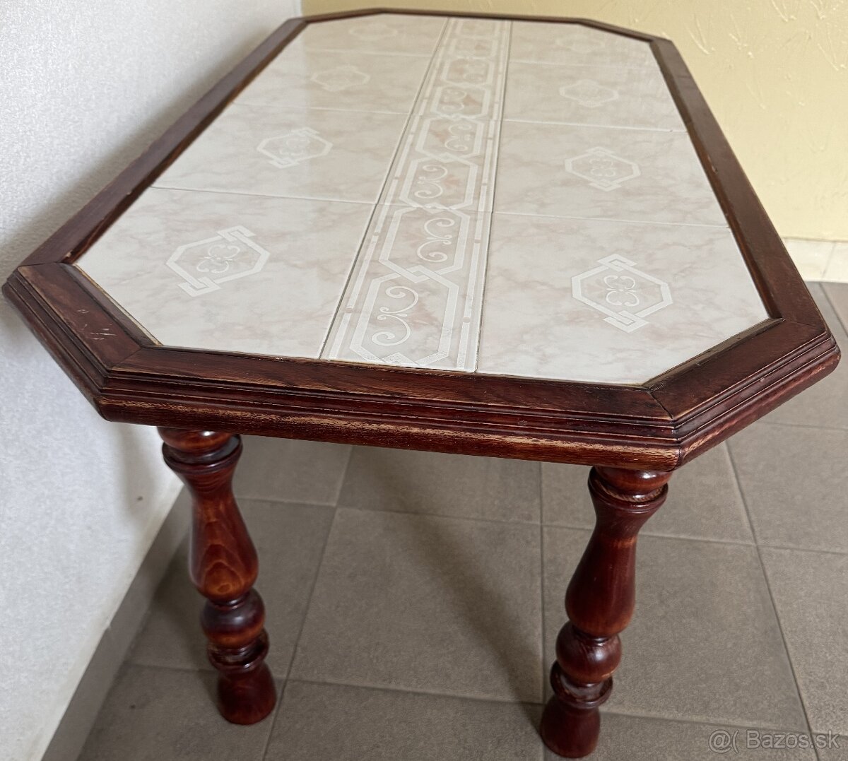 Konferenčný drevený stolík - 3