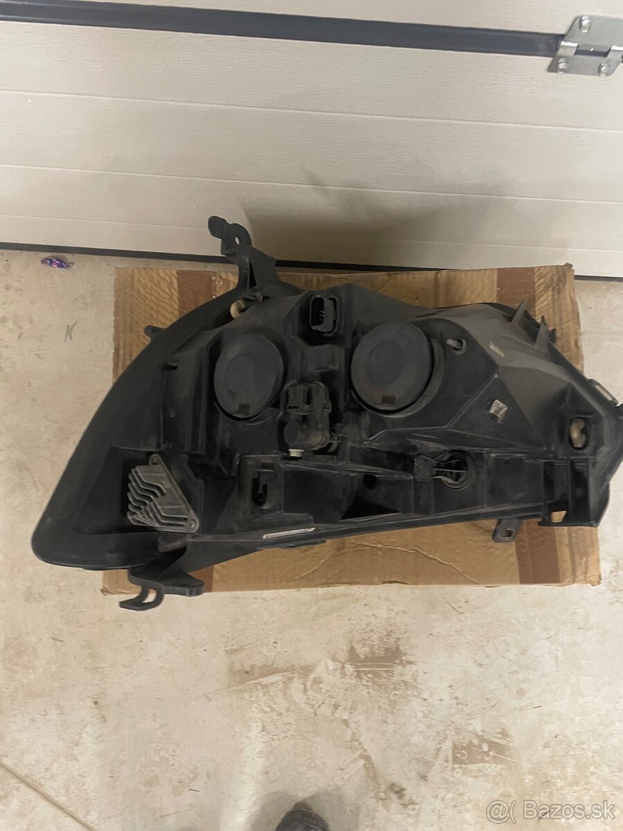 Pravý predný svetlomet originál - 3