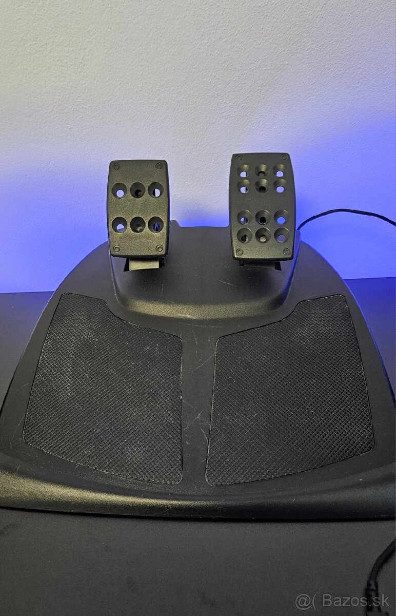 Logitech Momo Racing - 3