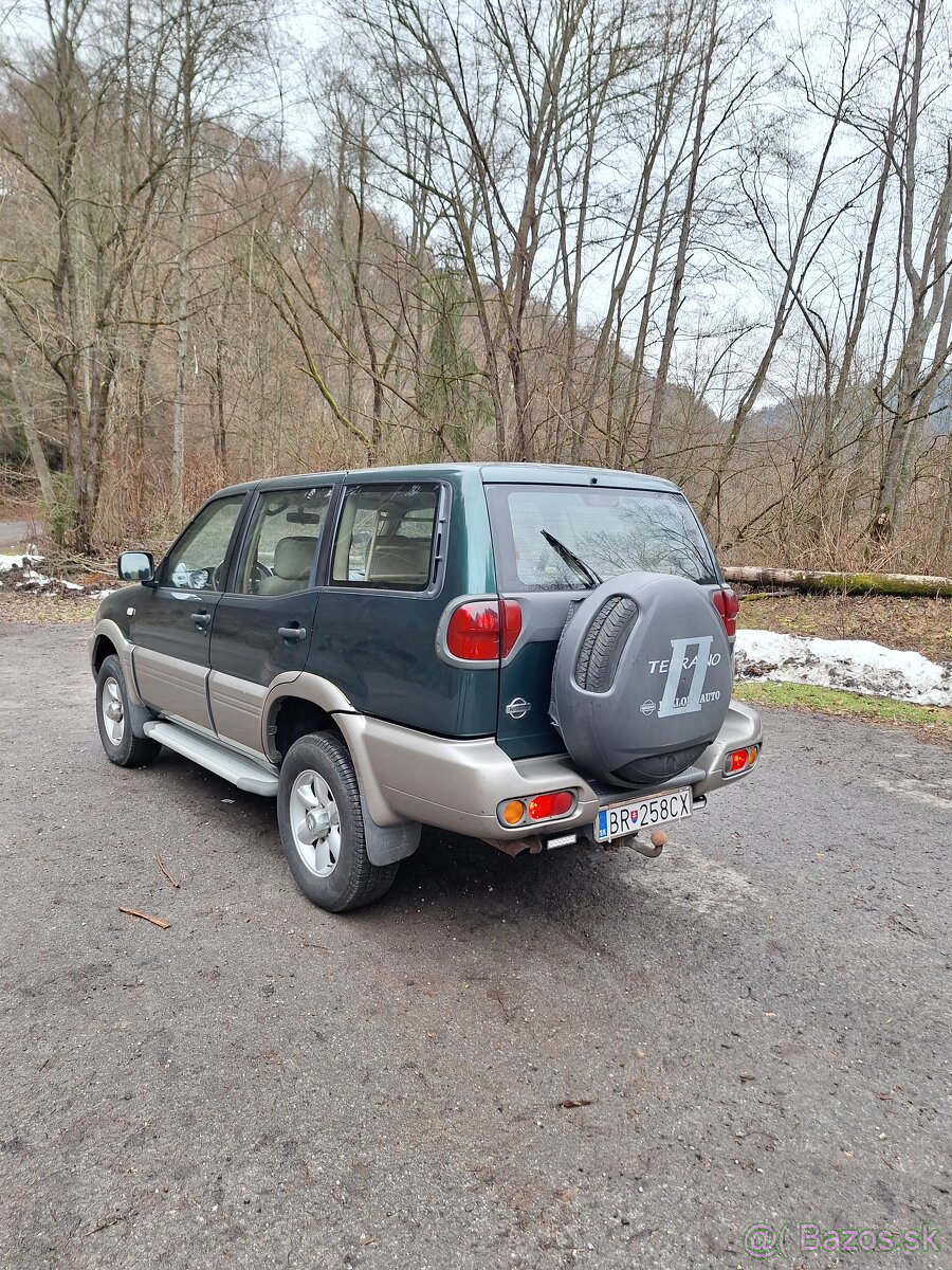 Nissan Terrano 2 - 3