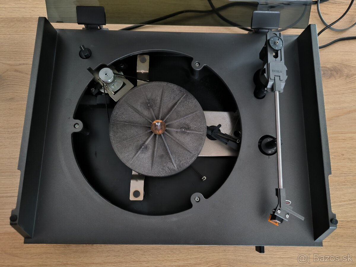 Tesla NC 470 + predzosilnovač Behringer PP400 - 3