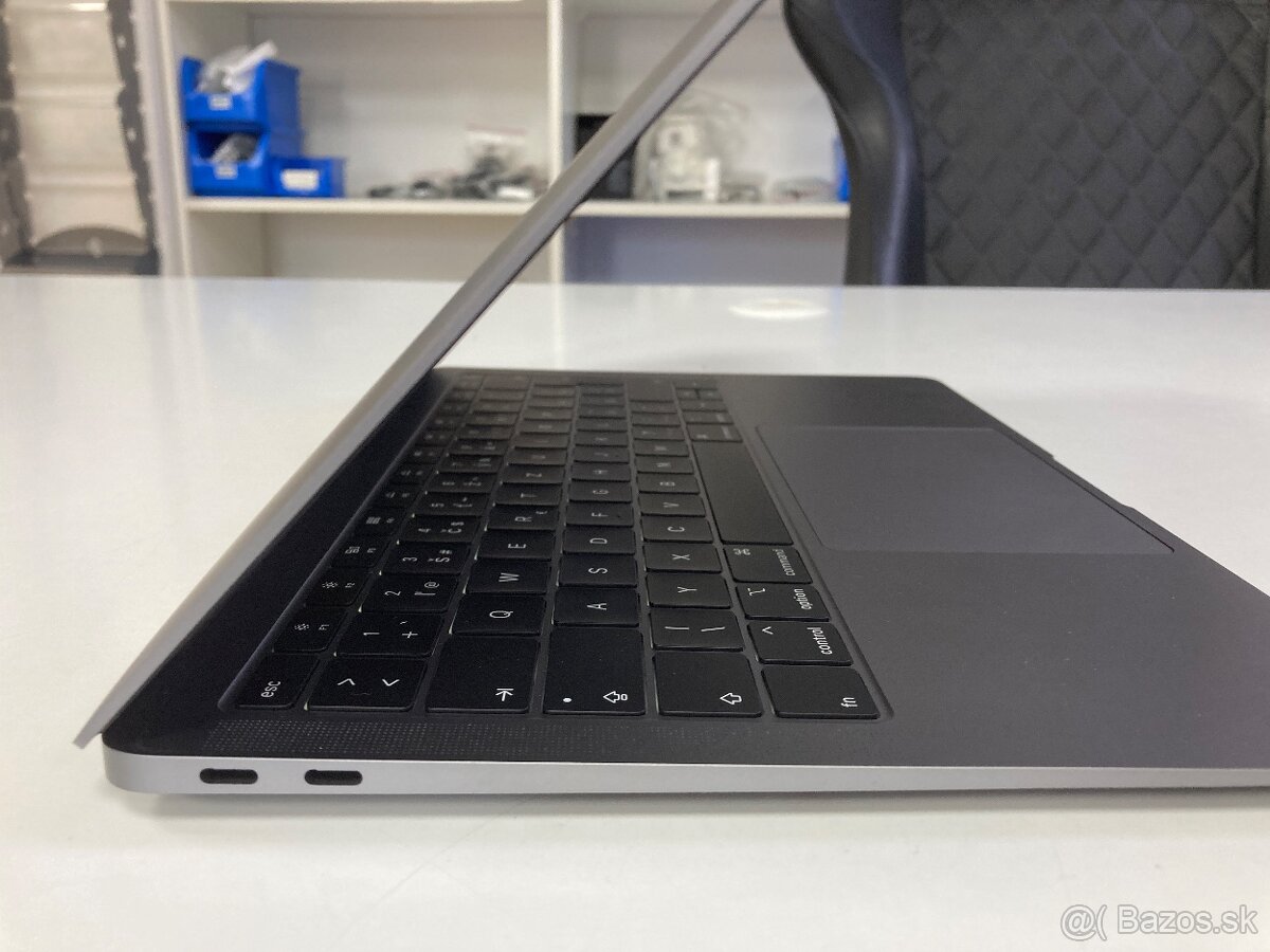 Apple MacBook Air (Retina, 13", 2019) Silver - Nová batéria - 3