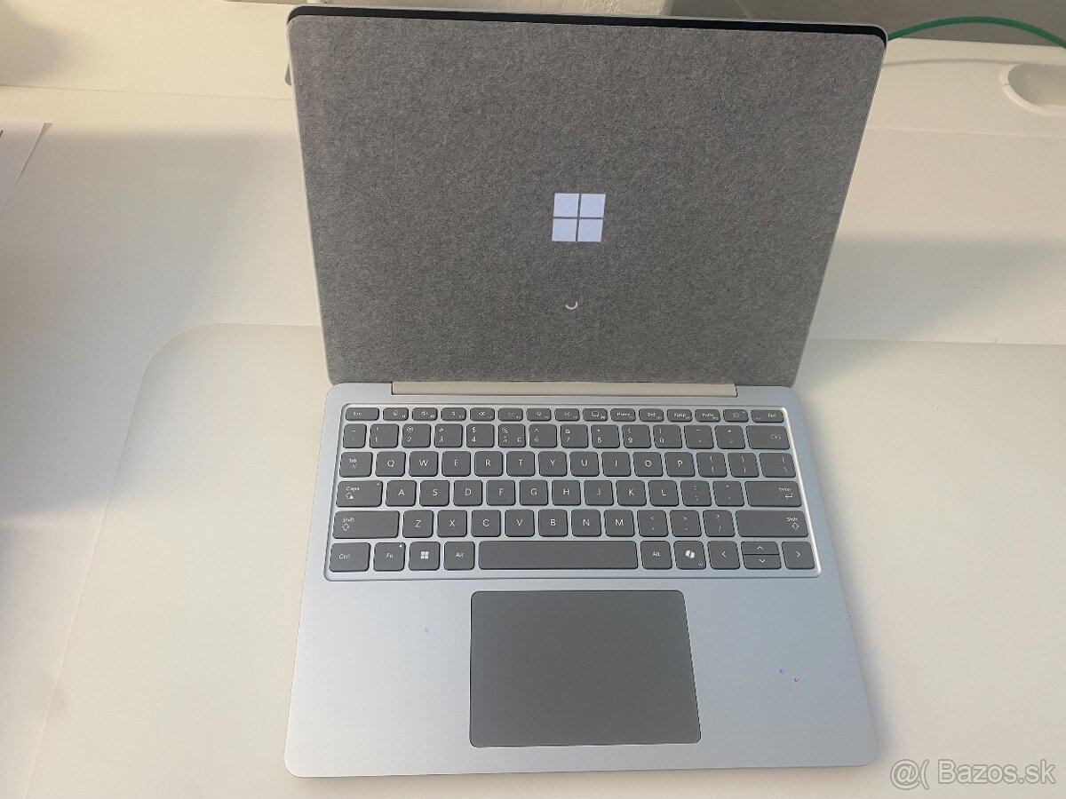 Microsoft Surface Laptop Copilot+ PC 13″ – Snapdragon X Plus - 3
