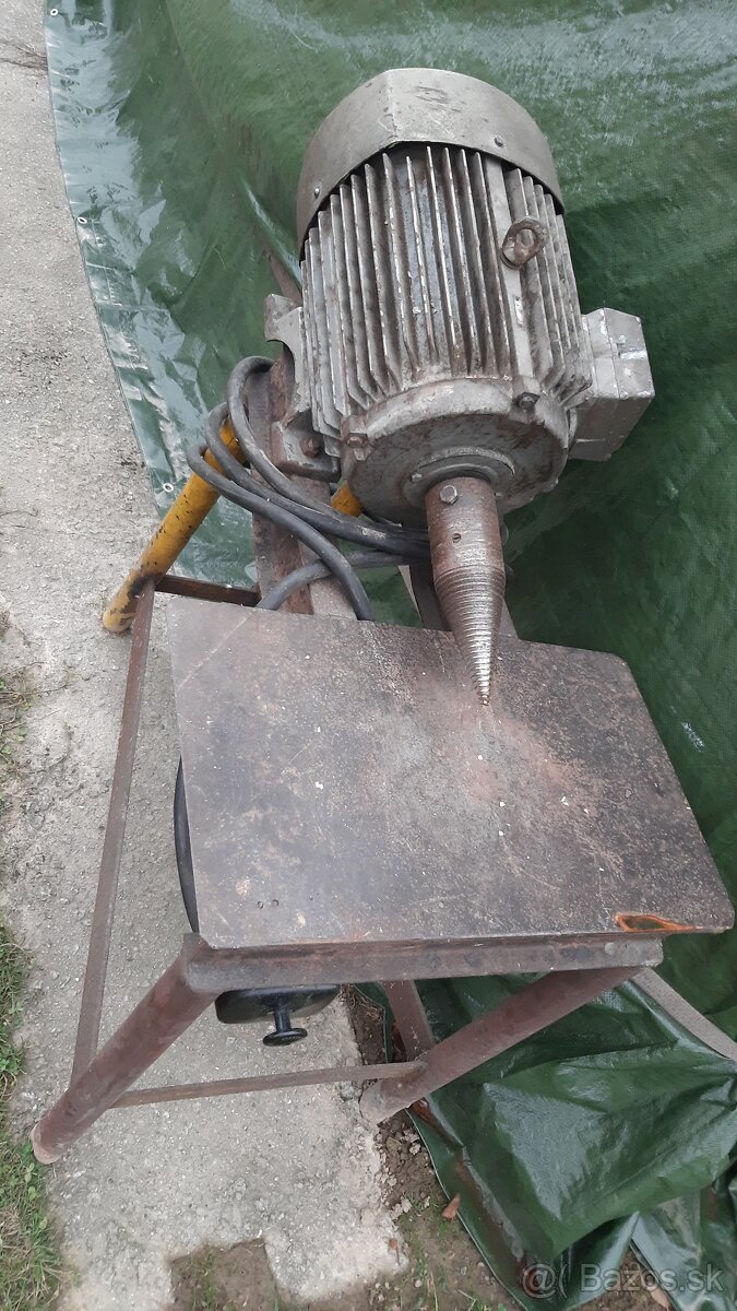 Predam kužeľovu štiepačku dreva - 3