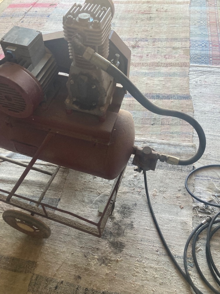 kOMPRESOR + TLAKOVÁ NÁDOBA - 3