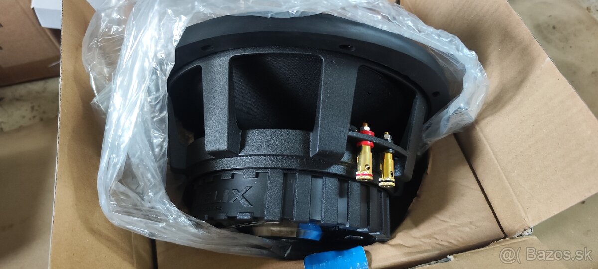 NOVÝ Subwoofer HELIX B 10W (10" / 2x2 Ohmy DVC) - 3