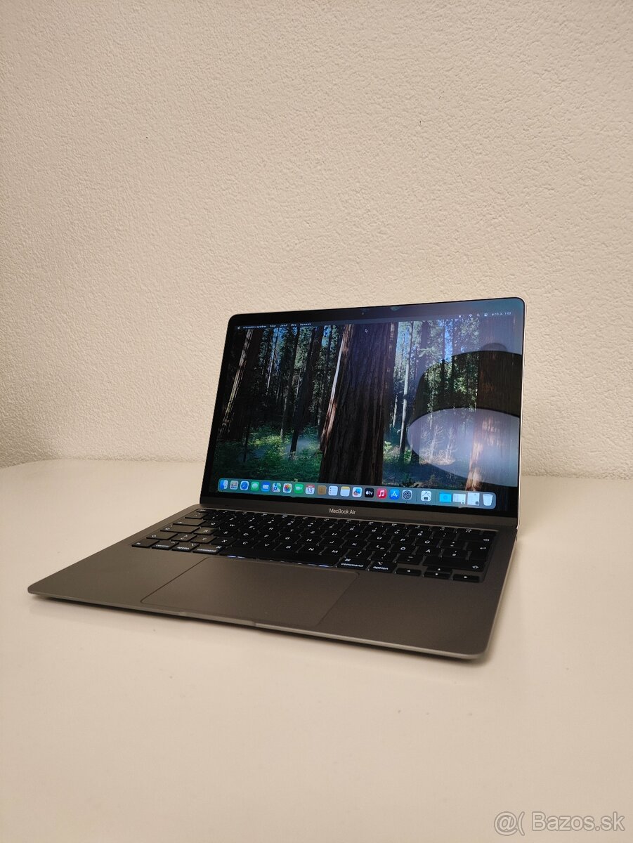 MacBook Air 2020 | i5 • 16GB • 256GB SSD - 3