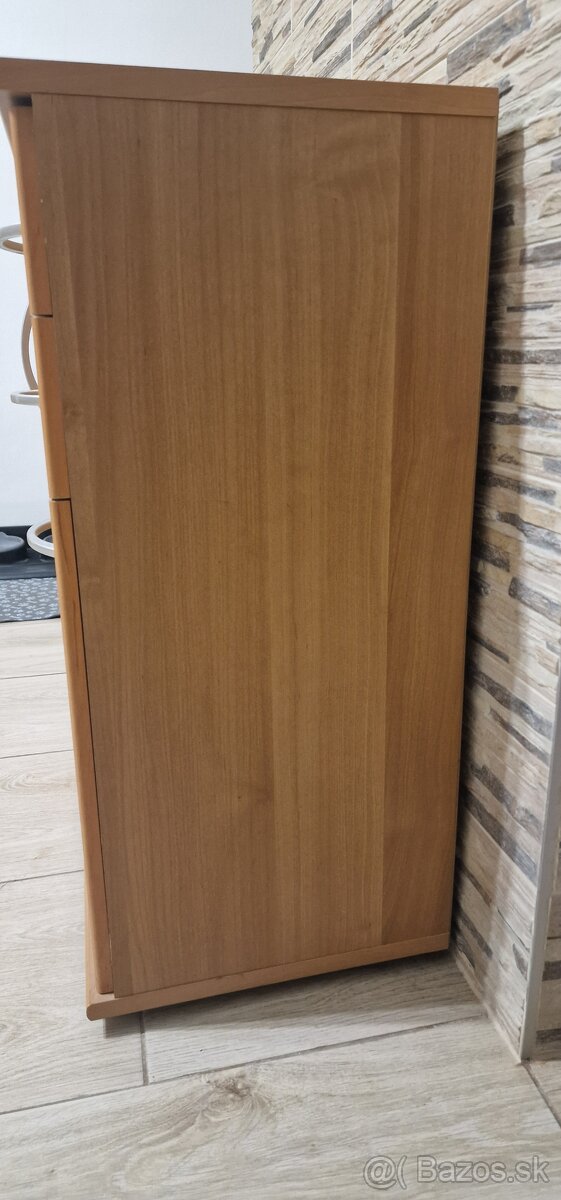Komoda - 3