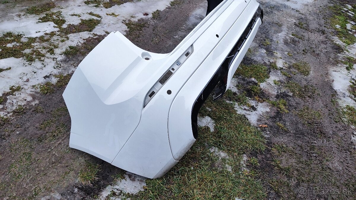 Predám zadný nárazník VOLVO XC60 II - 3