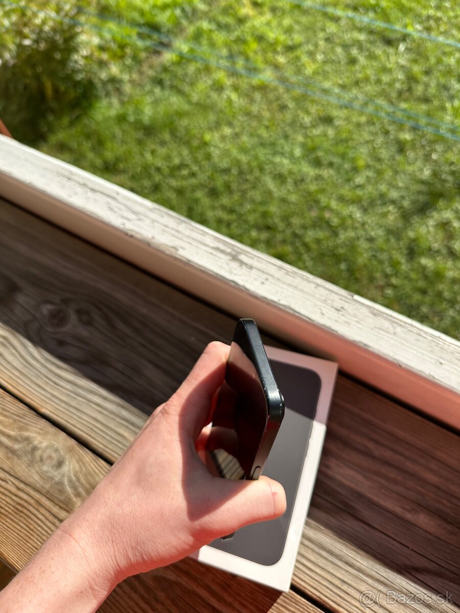 iPhone 16 - 3