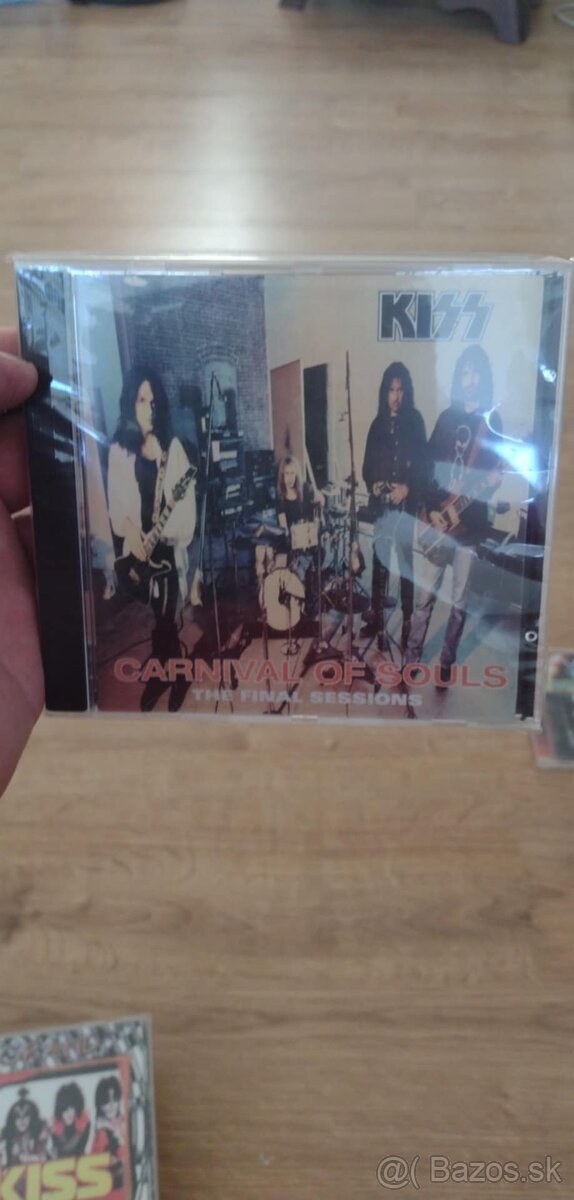 Predám 8ks CD KISS - 3