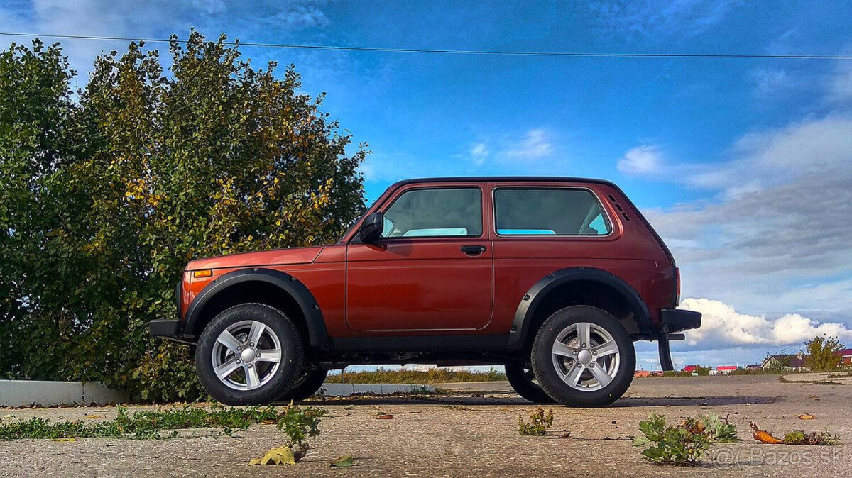 LADA 4x4 NIVA Silové lemy 3dv. - 3