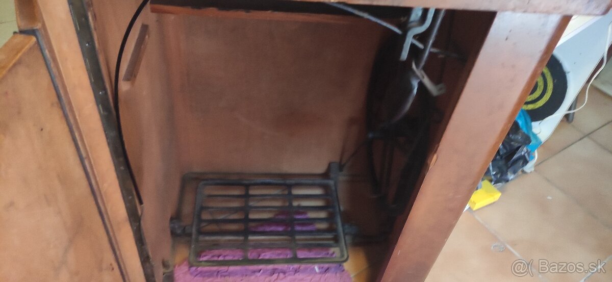 skrinkový šlapací šijací stroj - 3