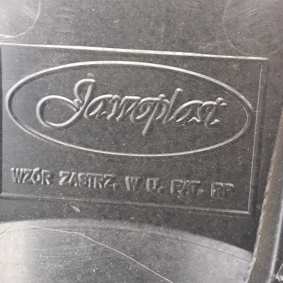 Darujem rôzne neoriginálne puklice - 3