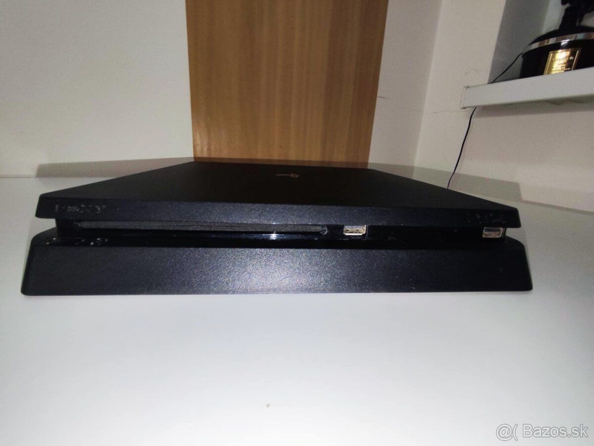 PS4 Slim 1TB + ovládač + príslušenstvo - 3