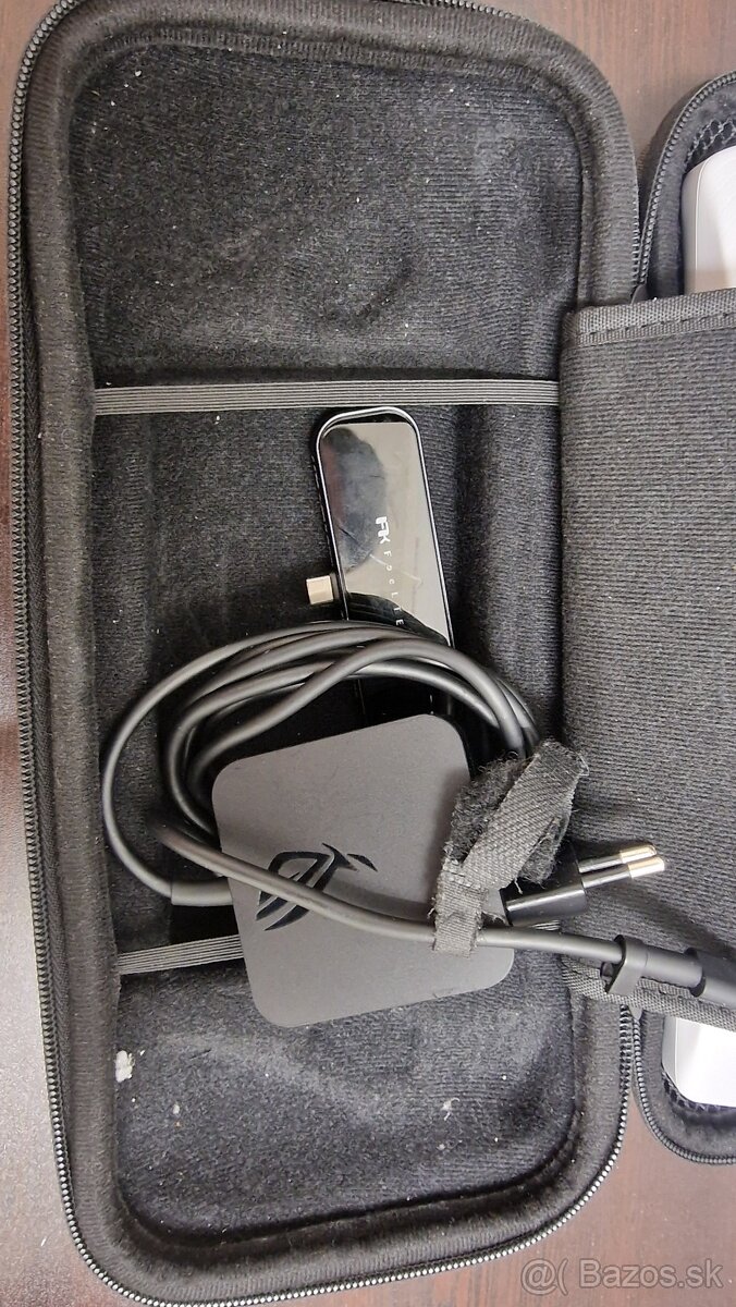 Asus Rog Ally Z1 Extreme - 3