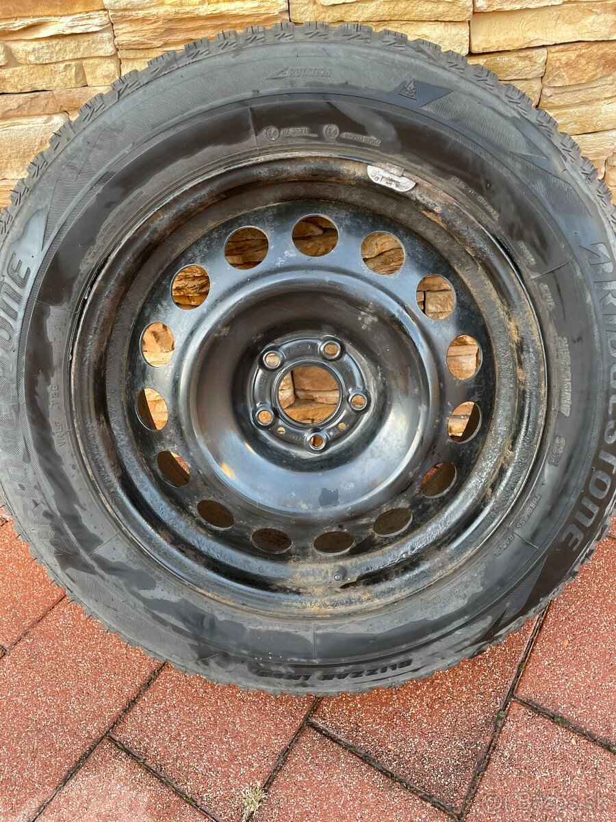 Plechové disky s pneu na Peugeot 3008 - 3