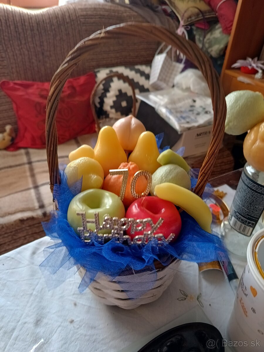 Domáce vyrobené sviečky a kytica - 3