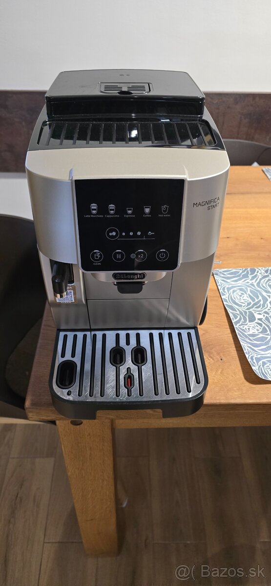 Delonghi MAGNIFICA START sivá - 3
