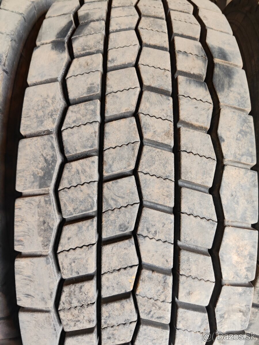 • 315/70 R22,5 APOLLO - KOMPLET NA DISKOCH - 3