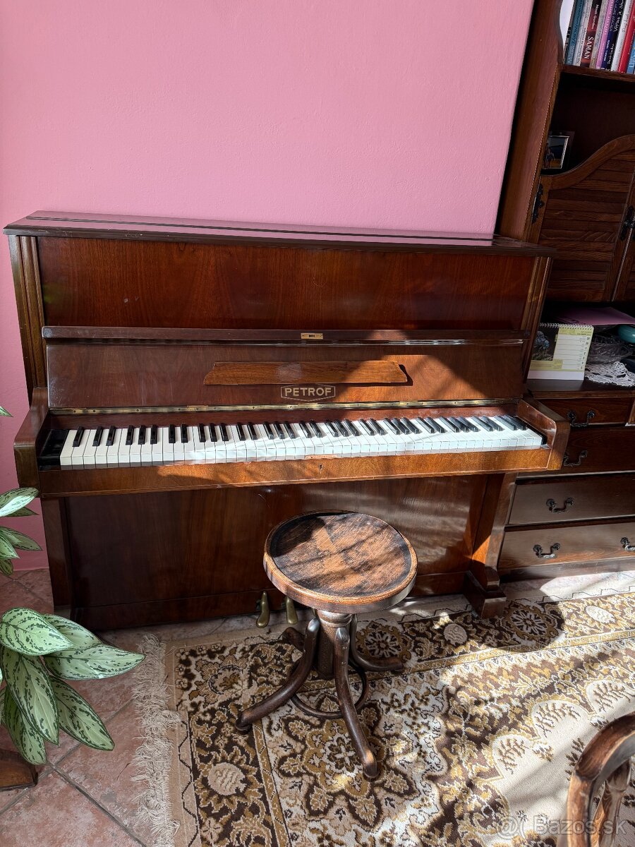 Pianíno Petrof - 3