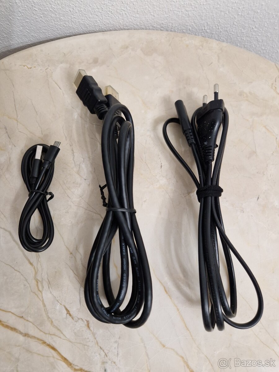 PlayStation 4 Slim 500GB čierna herná konzola - 3