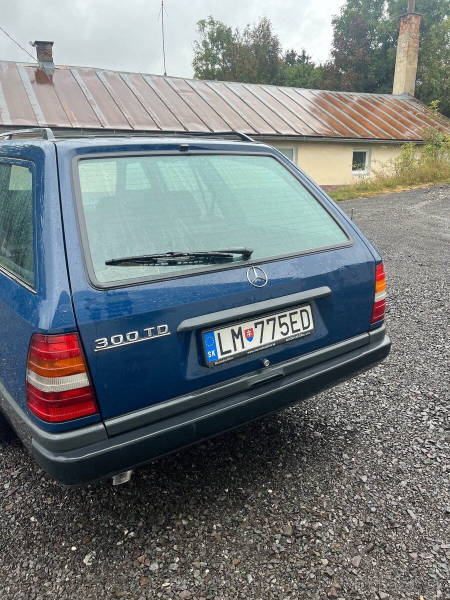 Mercedes benz w124 300d - 3