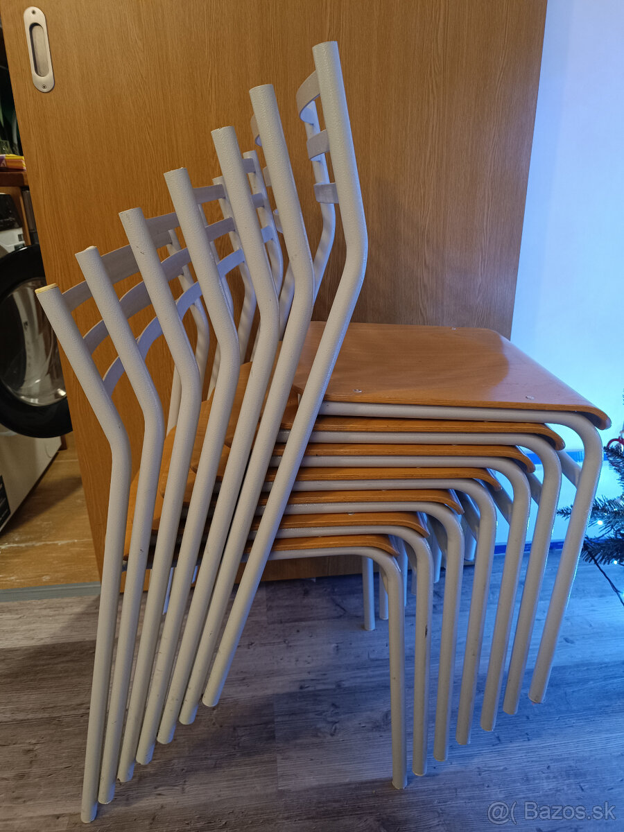 Masívne kovové stoličky stohovateľné, 7ks - 3