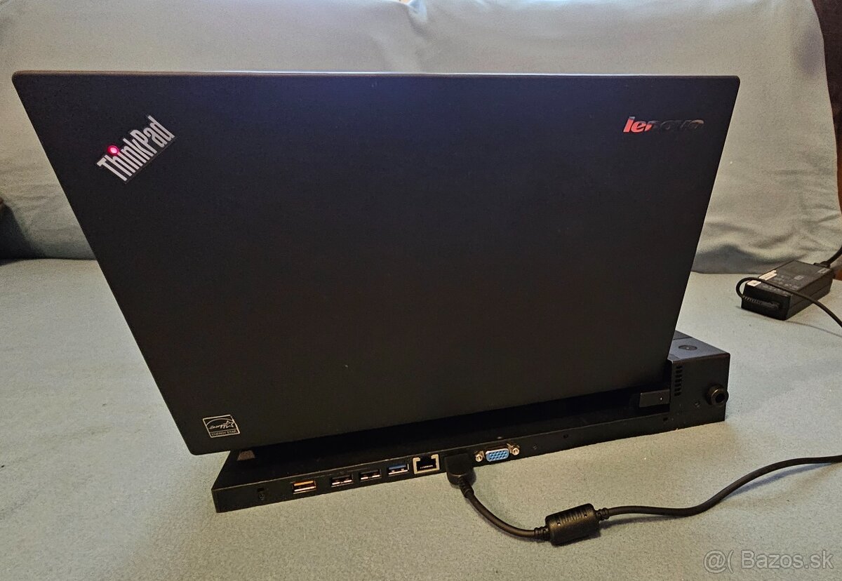 Lenovo X250 ,i5,8GB ram,256 GB HDD,dockstation - 3