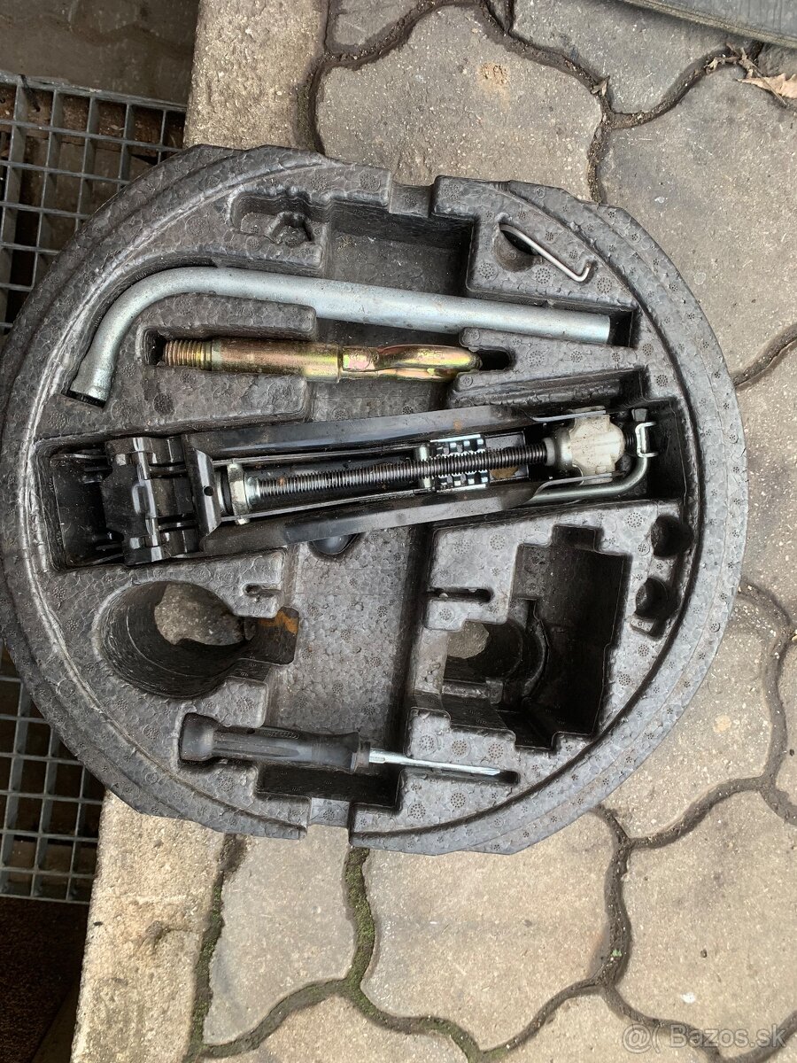 Predám polystyrenovu výplň aj s náradím - 3