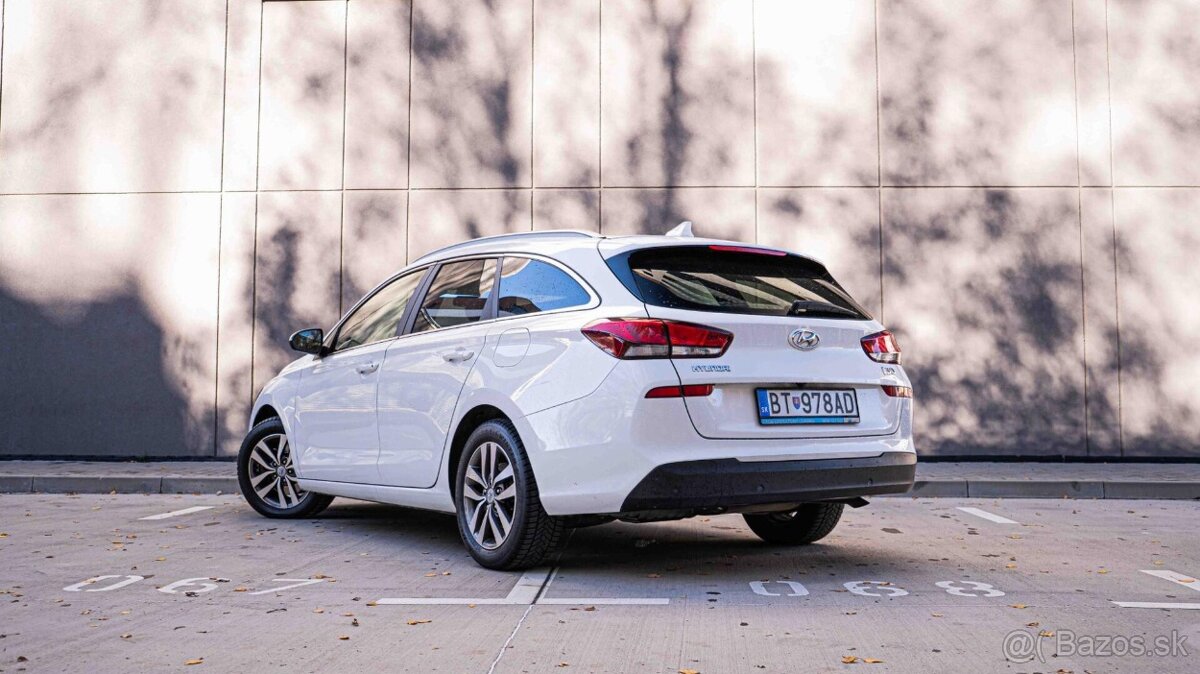 Hyundai i30 CW 1.6 CRDi Classic DTC - 3