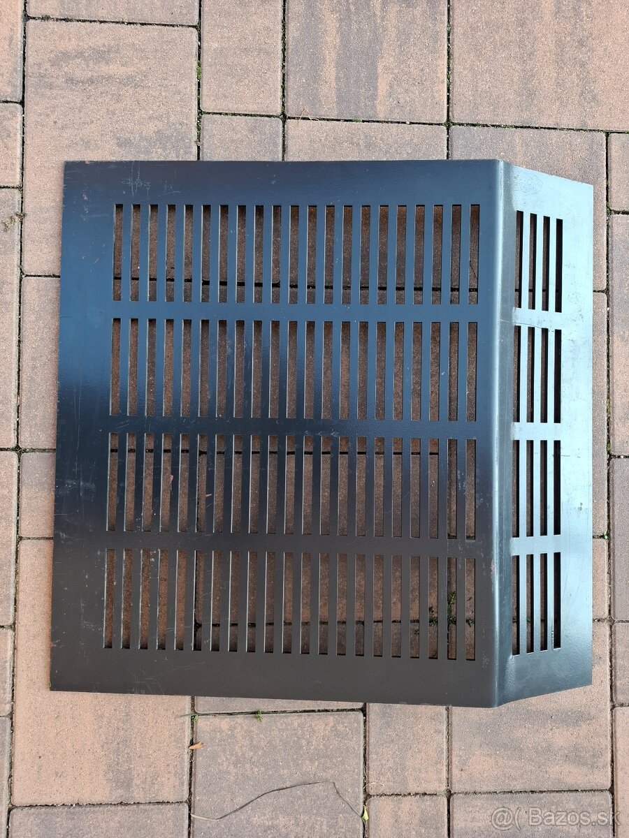 Locust - zadný kryt - mriežka - 3