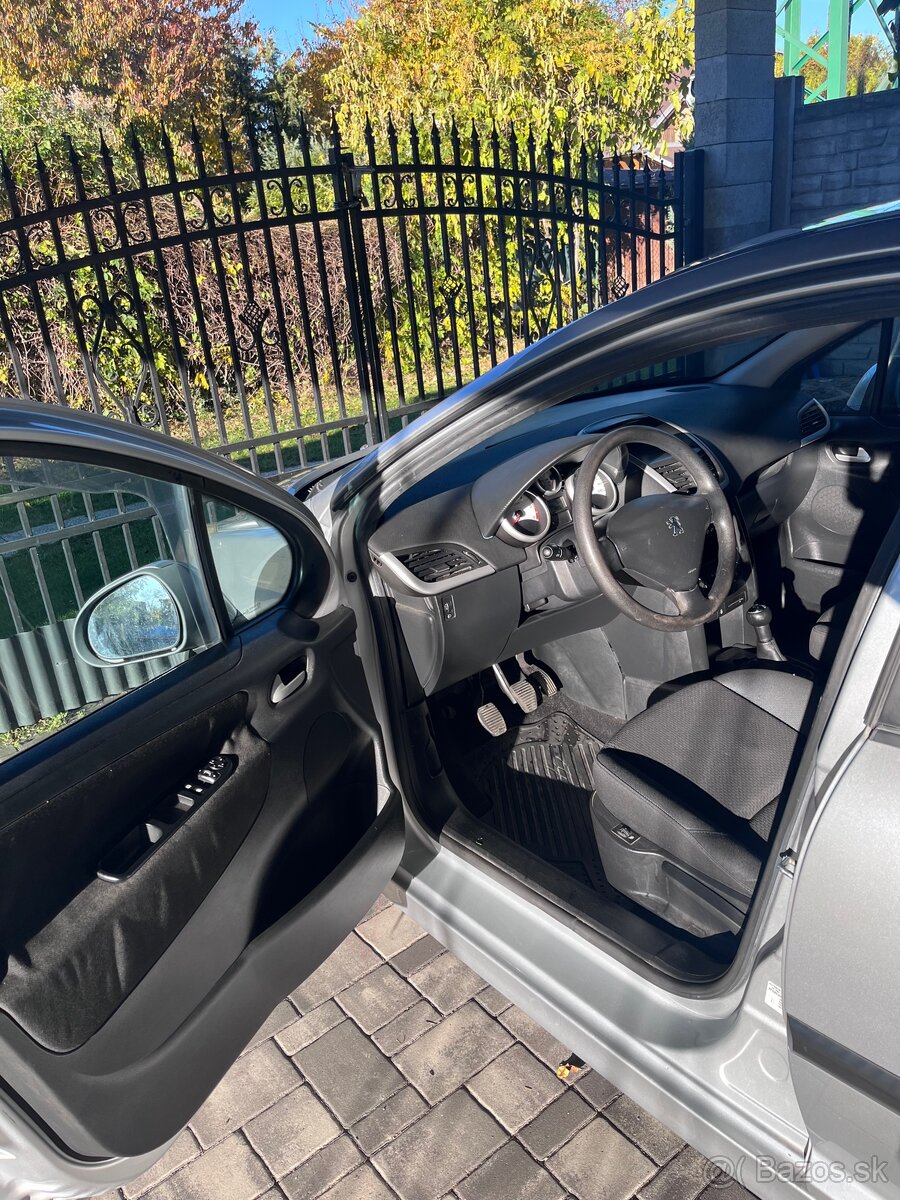 Peugeot 207 - 3