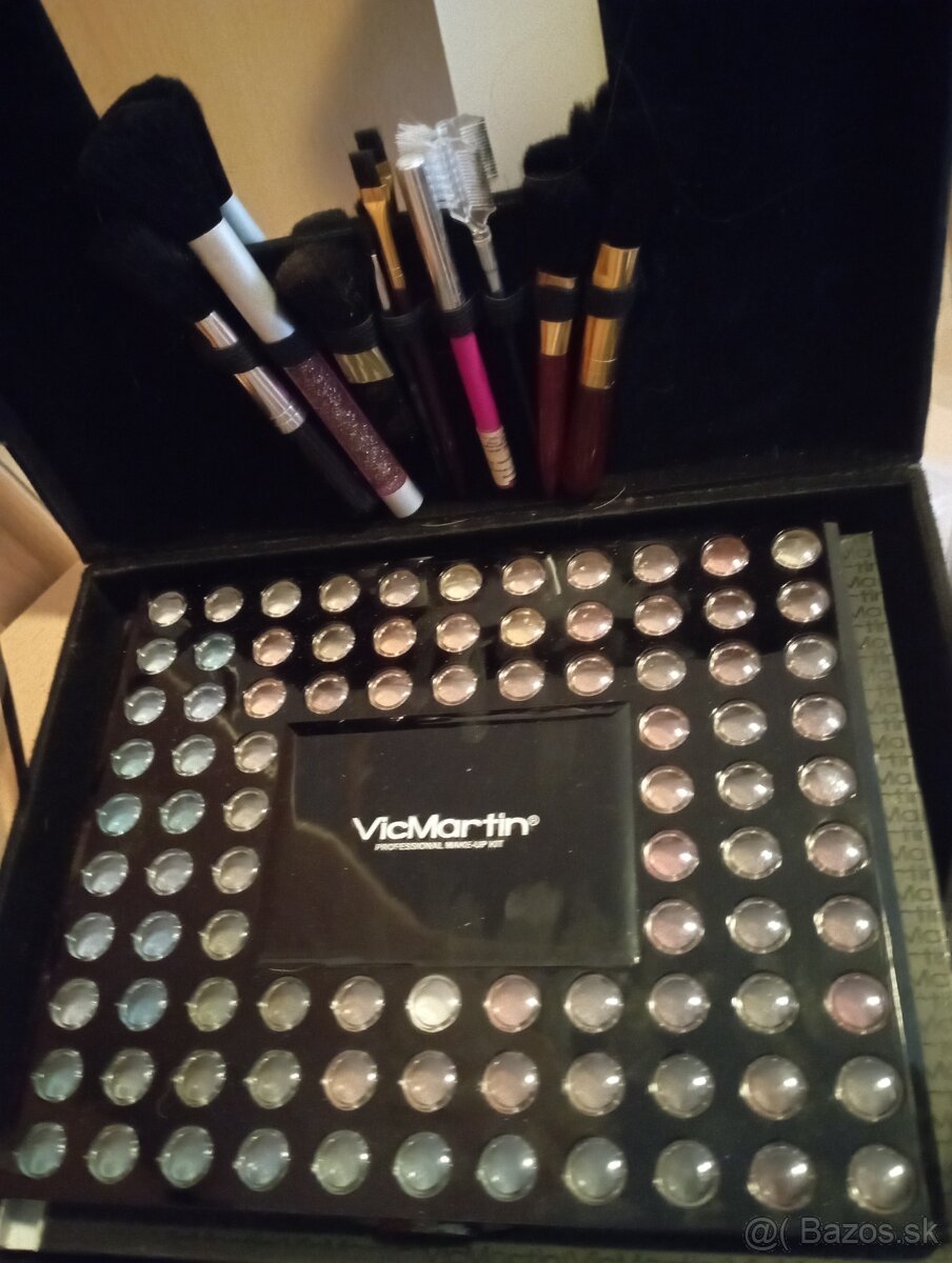 Kozmeticjý kufrík + líčidlá - 3