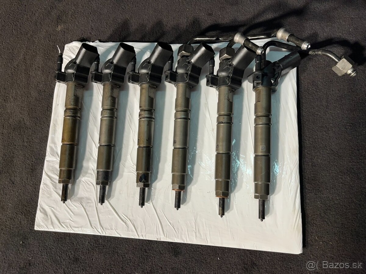 Rozpredam na N.D EU Verzia Jeep Grand Cherokee. 3.0CRD A/T - 3